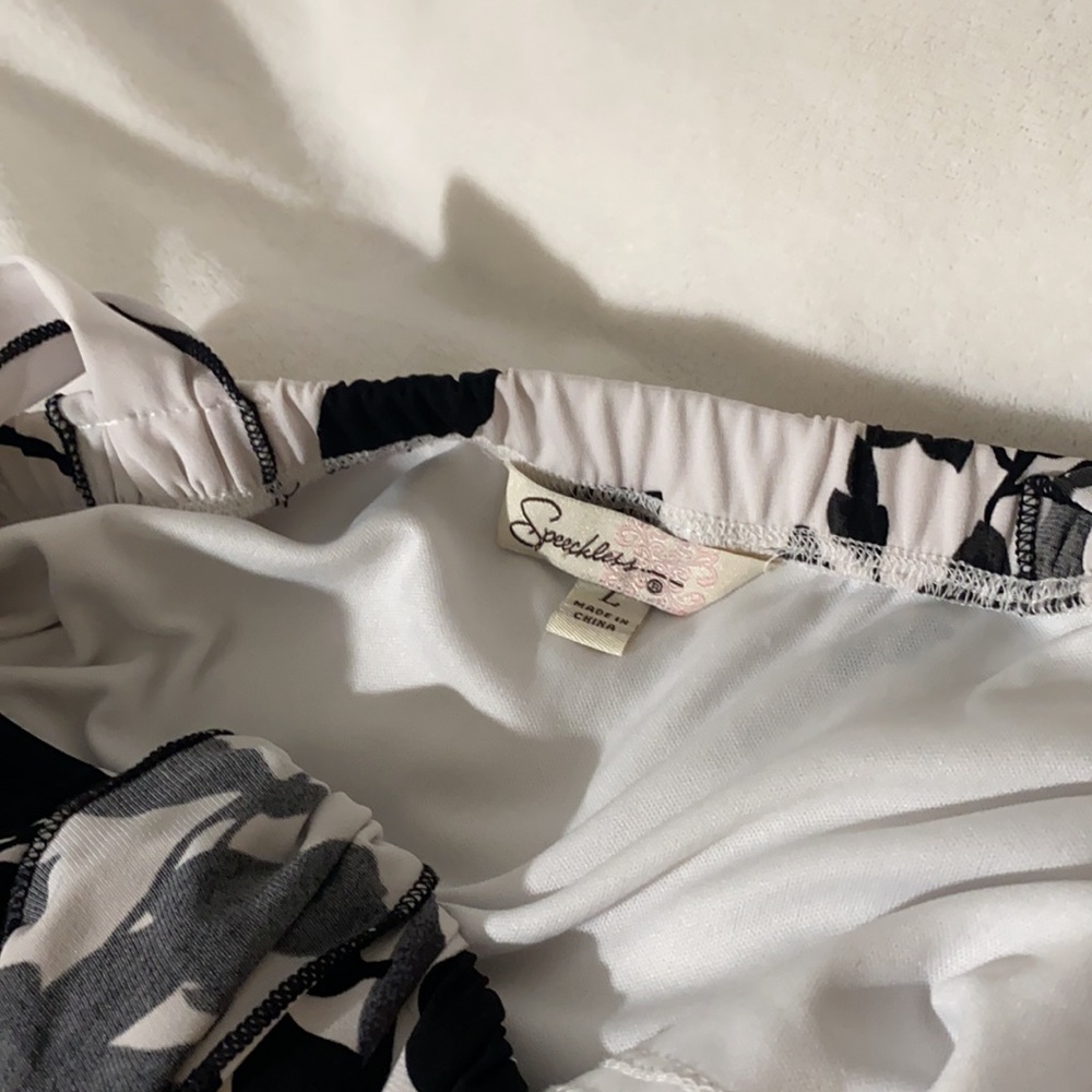 Women’s Floral Black and White Pleated Dress 👗 Large - Picture 6 of 8